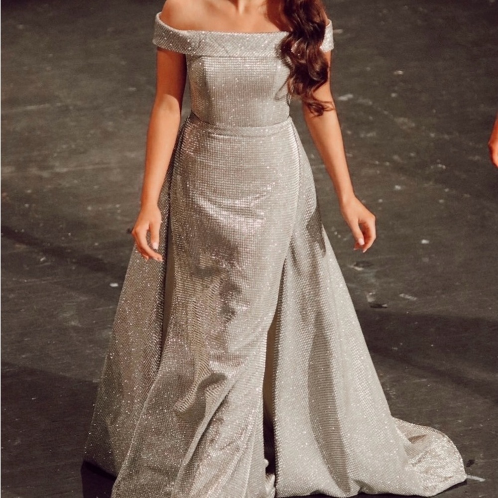 JVN by Jovani Gunmetal Off The Shoulder Stunning Formal Size 4
